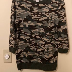 Camo elbow length shirt.